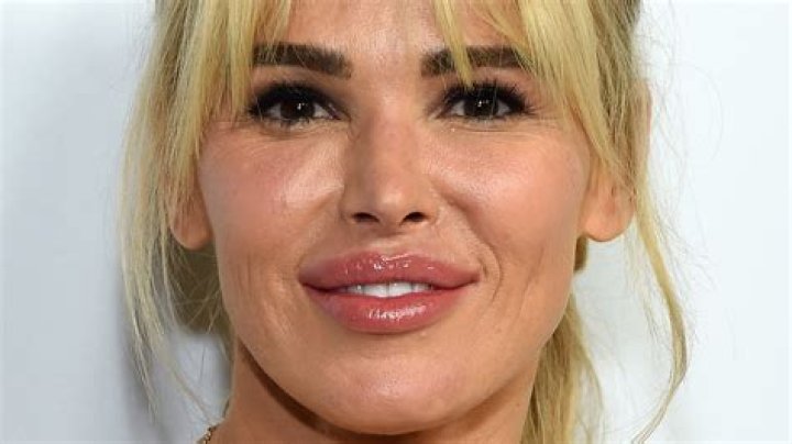 5 Things About The New ‘RHOBH’ Cast Member – Hollywood Life