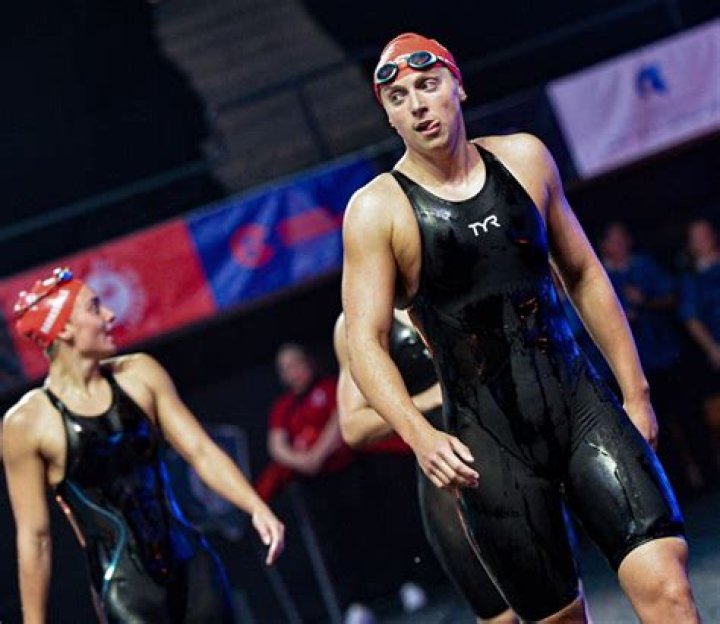 Who Is Eddy Alvarez? 5 Facts About Team USA’s Olympic Flag Bearer – Hollywood Life