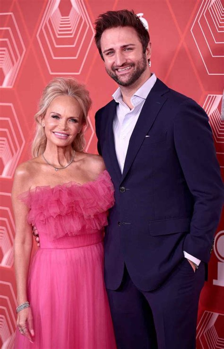 Who Is Josh Bryant? 5 Things To Know About Kristin Chenoweth’s Boyfriend – Hollywood Life