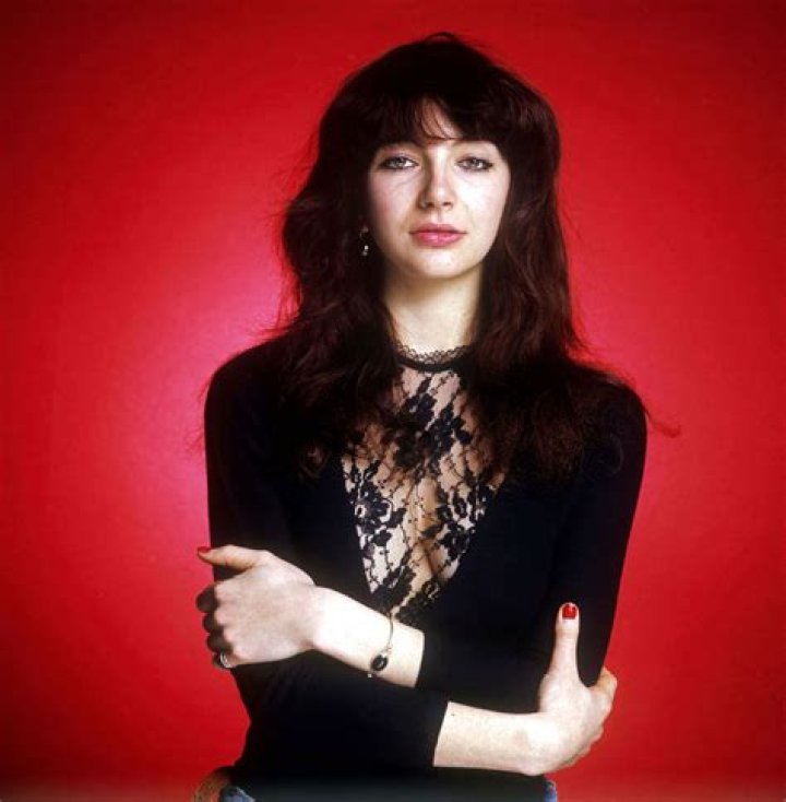 Who Is Kate Bush? Singer Inducted Into The Rock & Roll Hall Of Fame – Hollywood Life