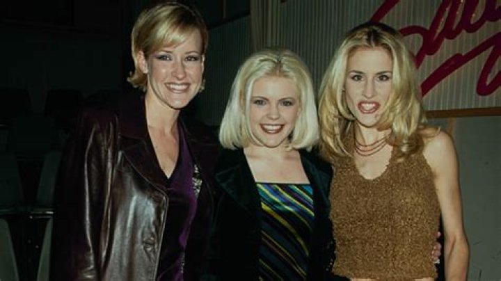 Who is Laura Lynch? 5 Things on Dixie Chicks Founding Member – Hollywood Life