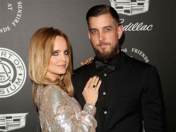 Who Is Michael Hope? 5 Things About Mena Suvari’s Surprise Husband – Hollywood Life