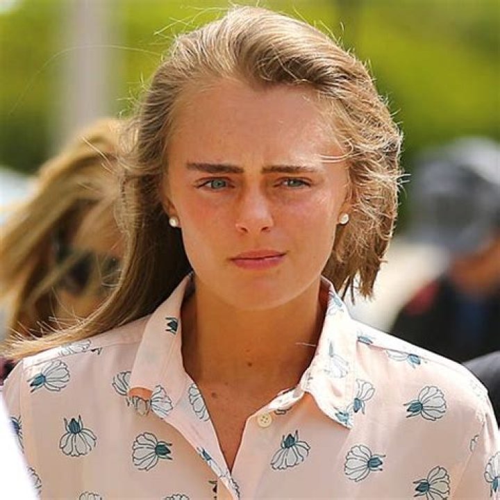 Who Is Michelle Carter? What To Know About The Texting Suicide Case – Hollywood Life