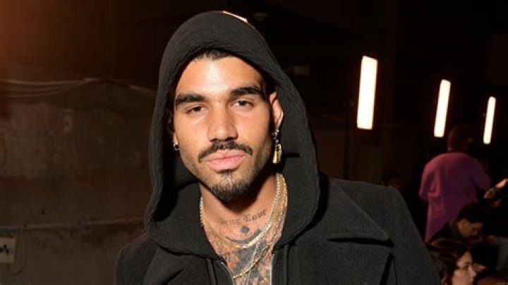 Who Is Miles Richie? 5 Facts About Lionel’s Son Accused Of Bomb Hoax – Hollywood Life