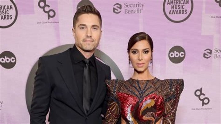 Who Is Roselyn Sánchez? About The Actress & NYE Host – Hollywood Life