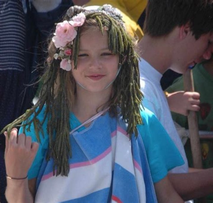 Who Is Saoirse Kennedy Hill? 5 Facts About RFK’s Granddaughter – Hollywood Life