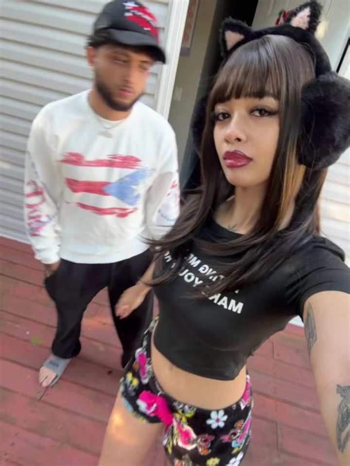 5 Things To Know About Colombian Singer – Hollywood Life