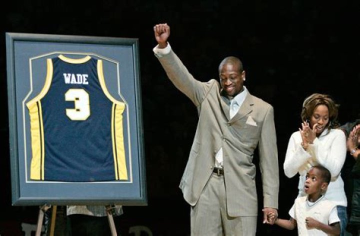 Dwyane Wade’s Ex Suing Over Trans Daughter – Hollywood Life