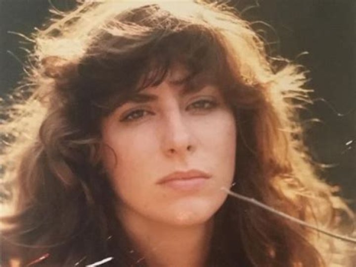 Who Is Tara Reade? 5 Facts About Woman Accusing Joe Biden Of Assault – Hollywood Life