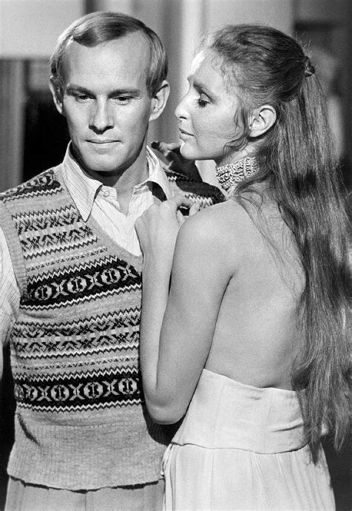 Who is Tom Smothers? All About Smothers Brothers Comedian Dead at 86 – Hollywood Life