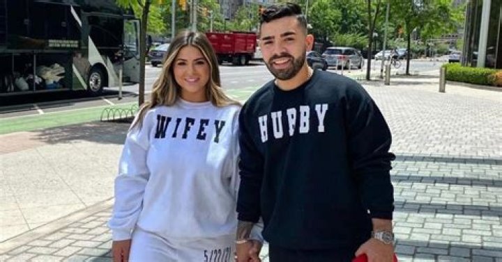 Who Is Victoria Caputo? 5 Facts About ‘Long Island Medium’s Daughter – Hollywood Life