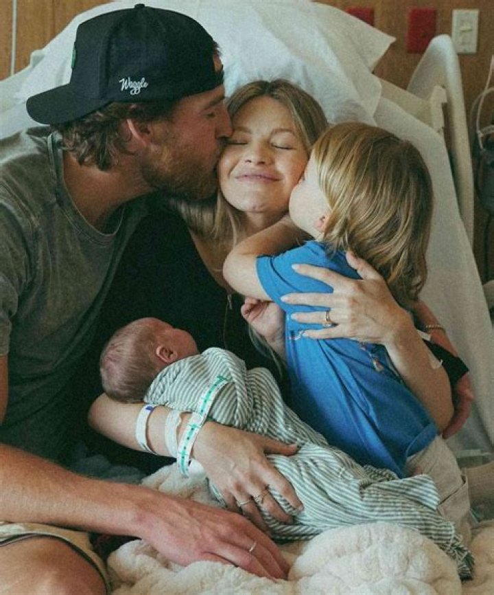 ‘DWTS’ Pro Welcomes Son — Photo – Hollywood Life