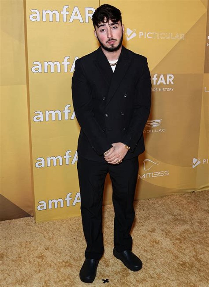 Zack Bia Reveals Whether He’d DJ Kardashian Christmas Party – Hollywood Life