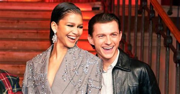 Zendaya Gushes Over BF Tom Holland & How Well He Handles The ‘Pressure’ Of Being Spider-Man