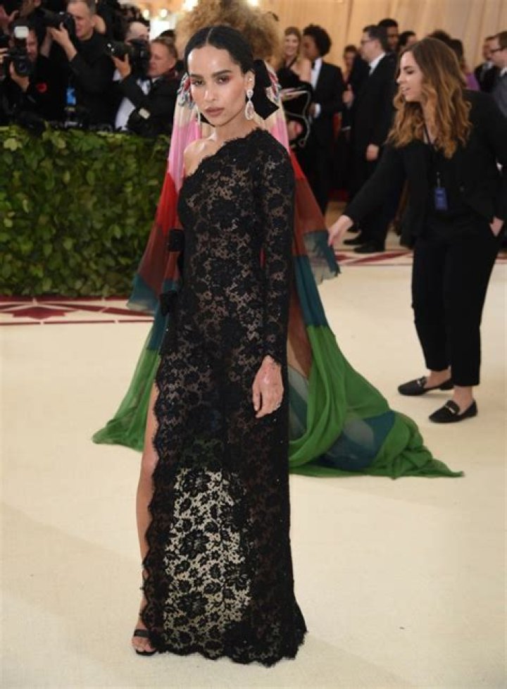 Zoe Kravitz’s Dress At Met Gala 2018 — Pics – Hollywood Life